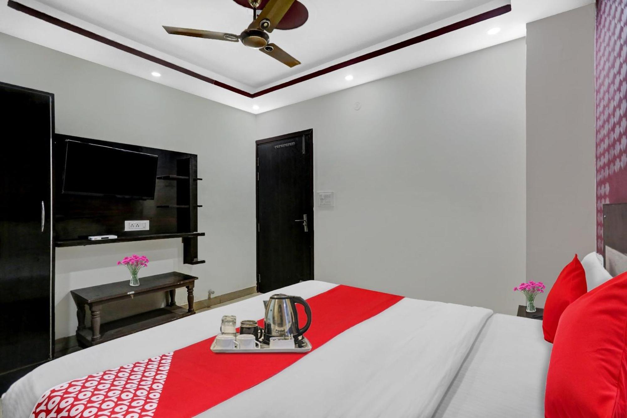 Hotel O Hotel Blue Orchid New Delhi Exteriör bild