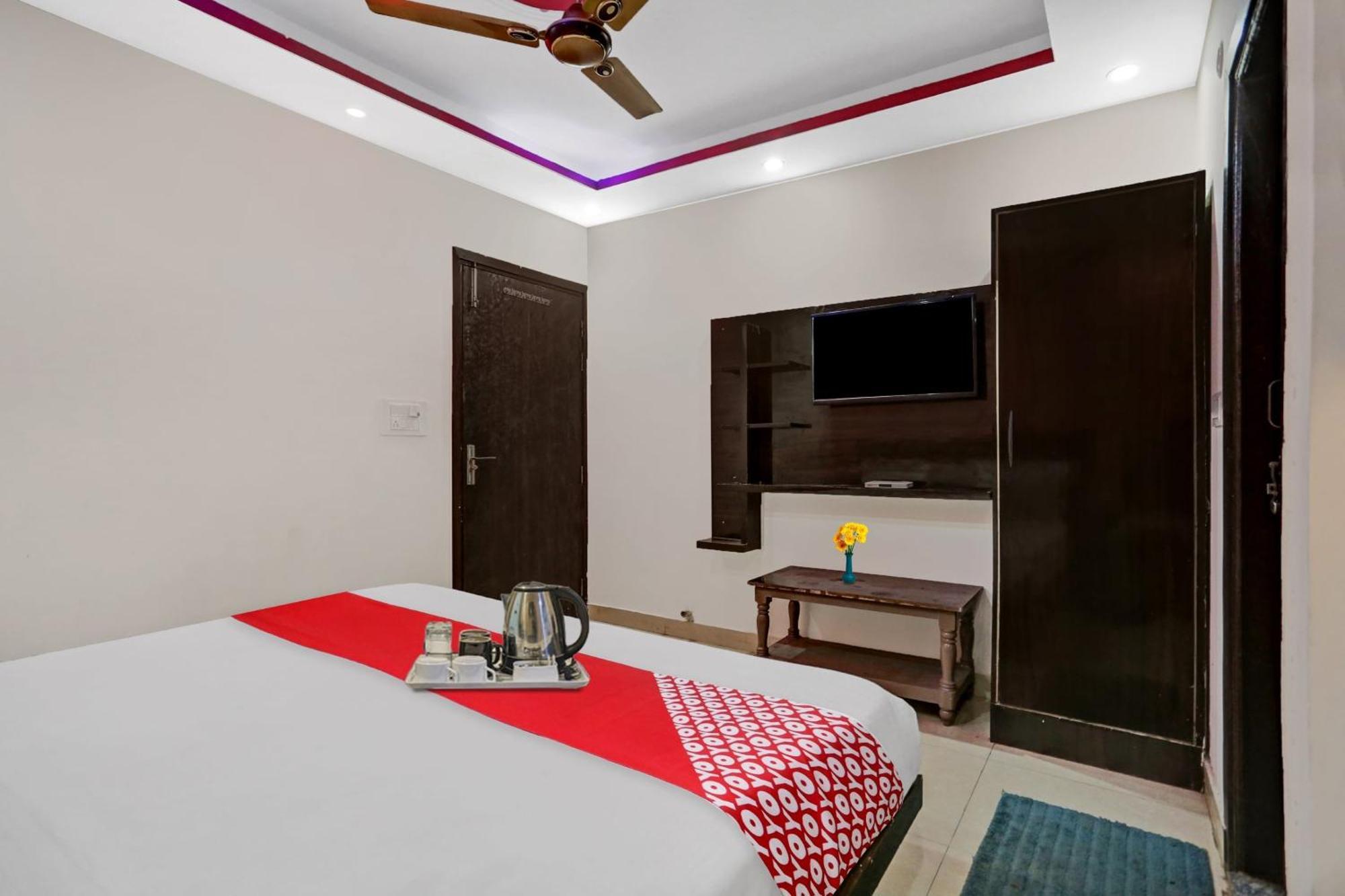 Hotel O Hotel Blue Orchid New Delhi Exteriör bild